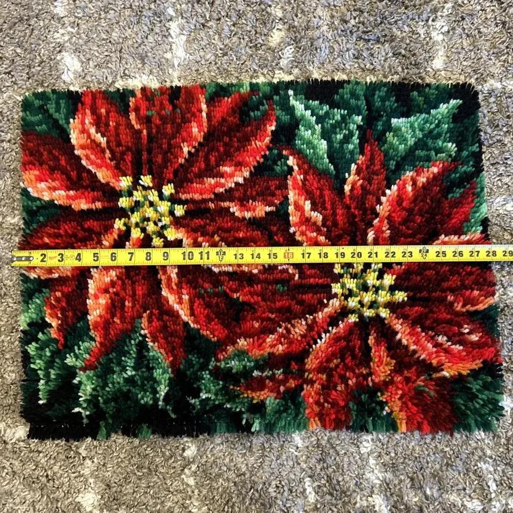 Large Vintage Poinsettia Latch Hook Rug Wall Hanging Christmas Decor 28